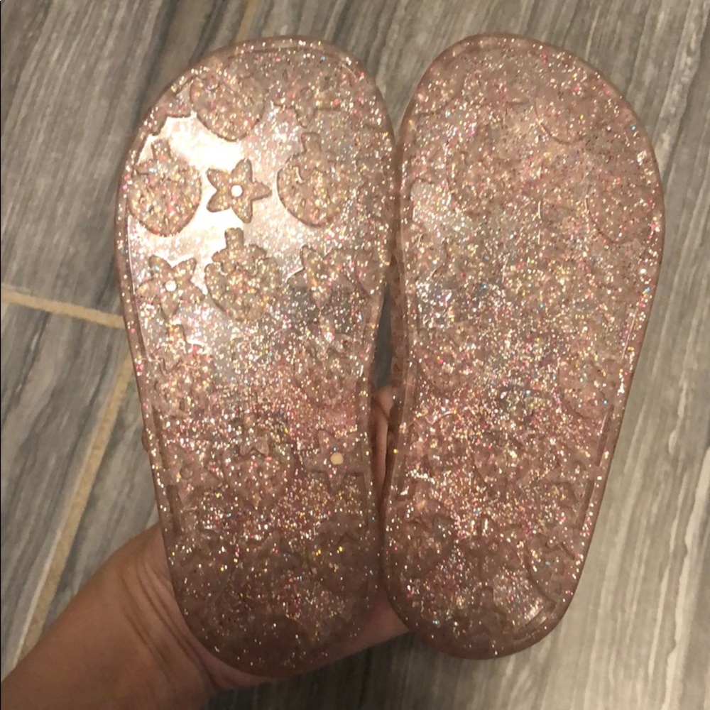 SOLD Set of 2 Old navy toddler girl sandals sz 7 - Picture 3 of 5